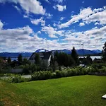 Northern Lights Midtgaard, Kvaloya Modern 2br, Free Parking * 特罗姆瑟