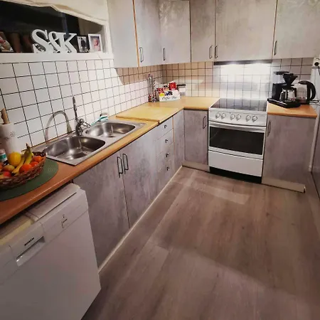 Northern Lights Midtgaard, Kvaloya Modern 2br, Free Parking *