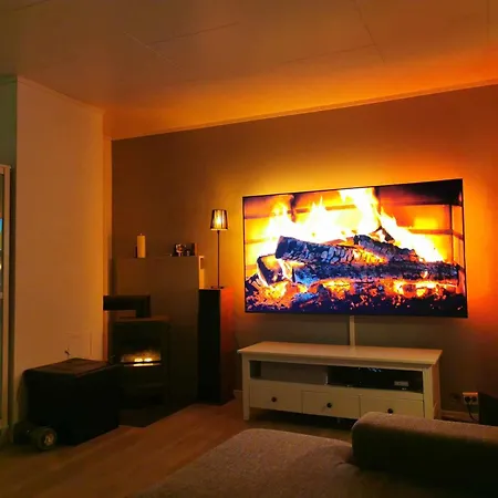 Northern Lights Midtgaard, Kvaloya Modern 2br, Free Parking * ترومسو