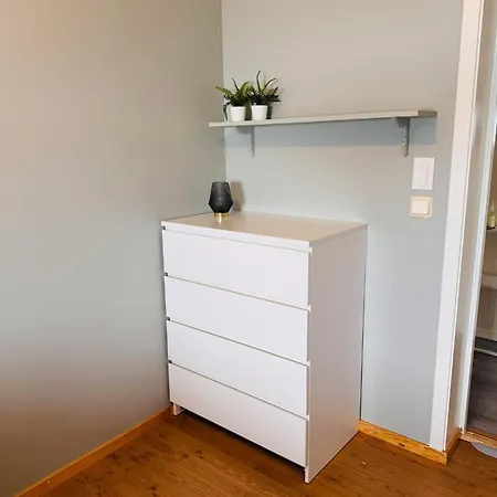 Modern 2 Bedroom Luxury King Bed, New Queen Bed, Free Parking, Perfect For Aurora Hunting And Exploring Kvaloya, Tromso, And Surrounding Islands Year-round