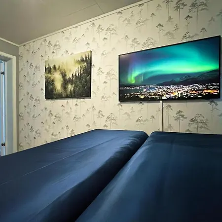 Northern Lights Midtgaard, Kvaloya Modern 2br, Free Parking شقة ترومسو