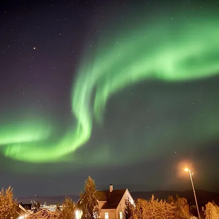 Northern Lights Midtgaard, Kvaloya Modern 2br, Free Parking * טרומסה