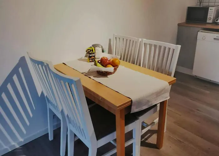 Northern Lights Midtgaard, Kvaloya Modern 2br, Free Parking