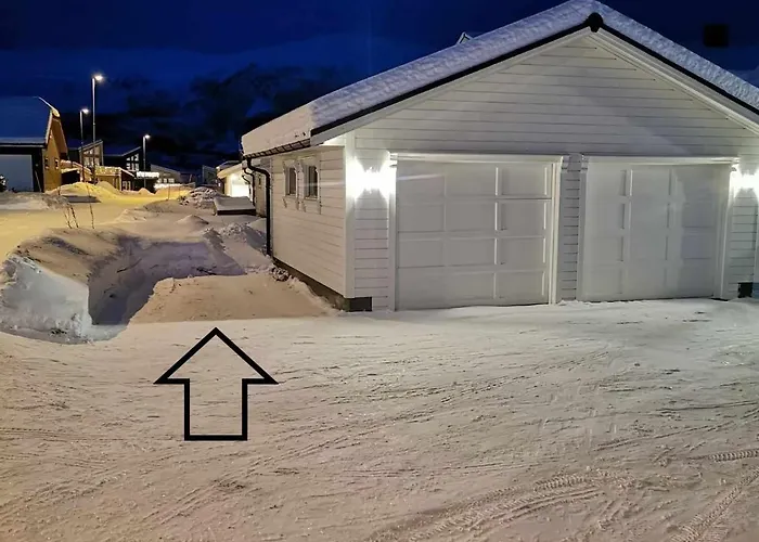 Апартаменты Northern Lights Midtgaard, Kvaloya Modern 2br, Free Parking Тромсё
