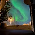 Northern Lights Midtgaard, Kvaloya Modern 2br, Free Parking Tromsø